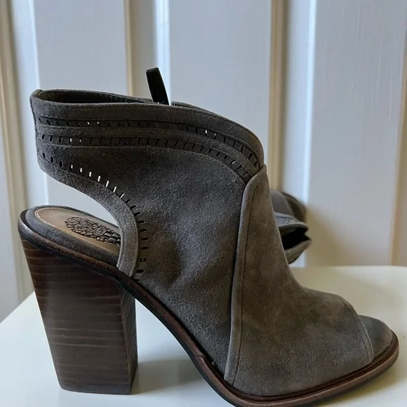 Vince Camuto Open-toe Heels - Picture 1 of 6